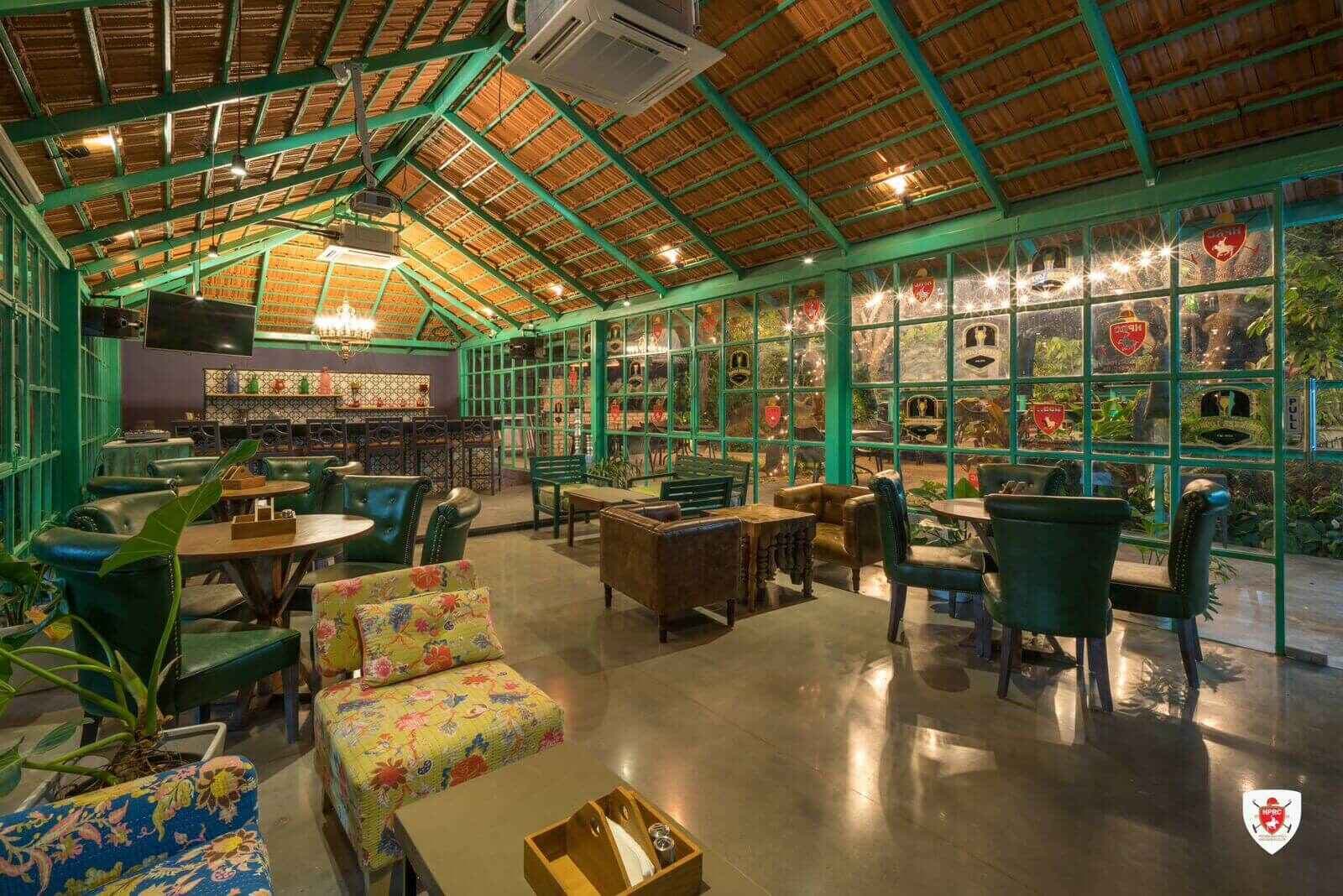 Chukkers Restaurant Interior